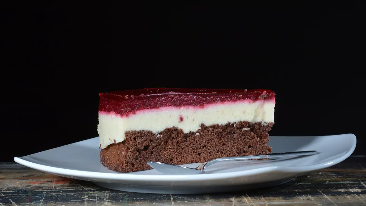 Cake and All – cake shop in Bellshill town centre